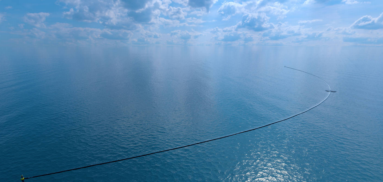 Pulire gli oceani dalle plastiche entro 2050: il progetto di The Ocean Cleanup Pulire gli oceani dalle plastiche entro 2050: il progetto di The Ocean Cleanup