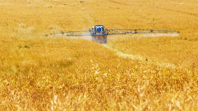 Agroecologia e agricoltura biologica contro i pesticidi in acque e alimenti