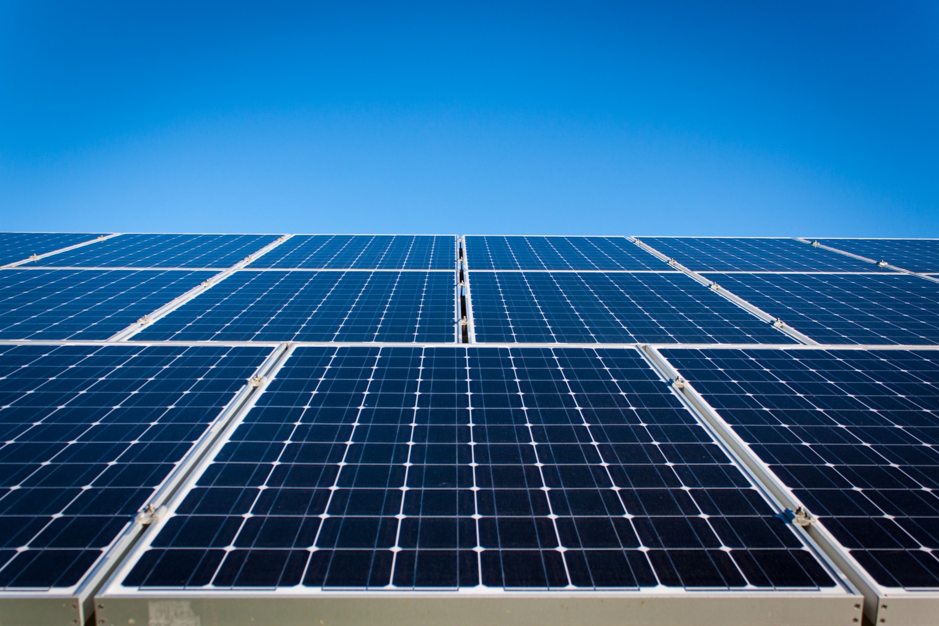Il Piano energia clima non soddisfa. Troppo lento il passaggio alle rinnovabili