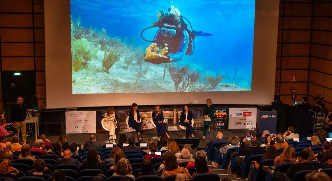Blue economy: “Difendere la natura significa oggi difendere la nostra economia” Genova_copertina
